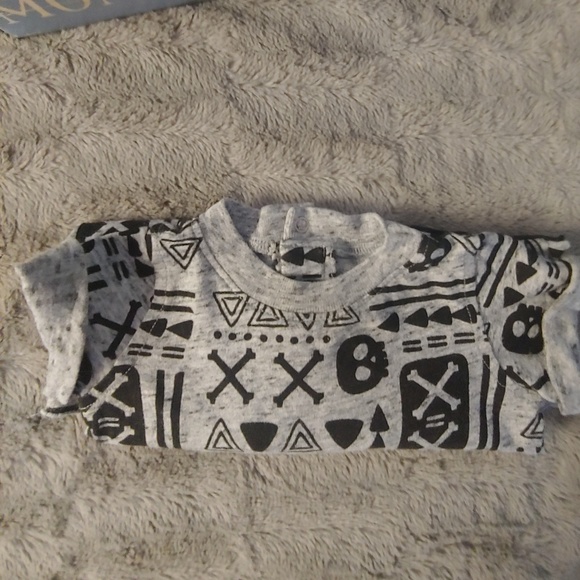 Koala Kik "Born Wild" Skull Romper; 0-3 months - Picture 5 of 5